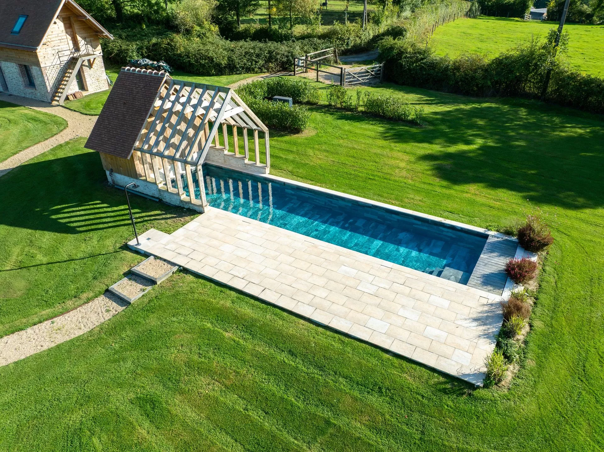 Piscine+et+bien-%C3%AAtre%2C+pr%C3%AAt+%C3%A0+plonger Piscine+et+bien-%C3%AAtre%2C+pr%C3%AAt+%C3%A0+plonger